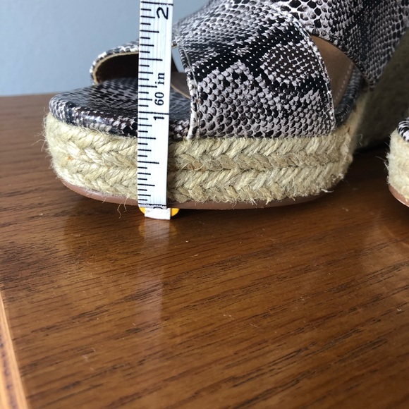 Kelsie Dagger wedge slides - Picture 5 of 6